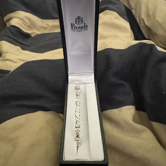 Proud’s bangle - Picture 2 of 3